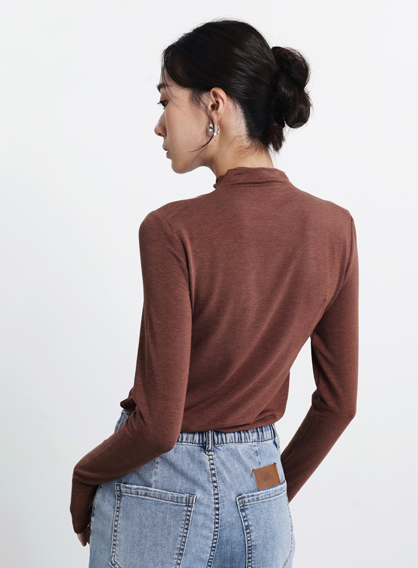 半高領舒適高彈內搭上衣